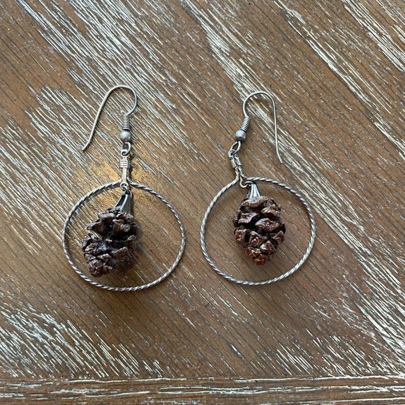 Vintage PINE CONE Dangle Drop Rope Hoop Hook Earrings - Picture 1 of 2